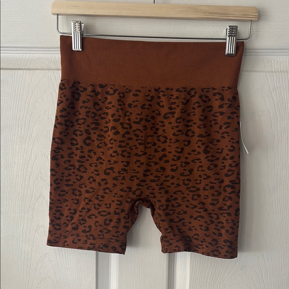 LOFT Leopard Print High-Waisted bike Shorts M/L
